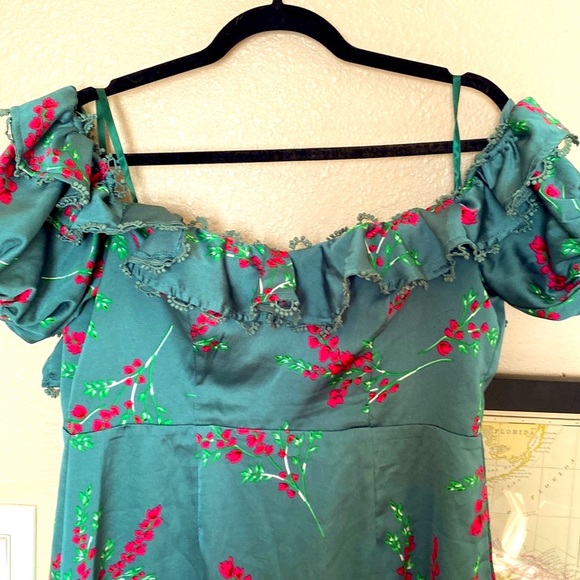 Selfie Leslie Off-Shoulder Dress - Picture 6 of 6